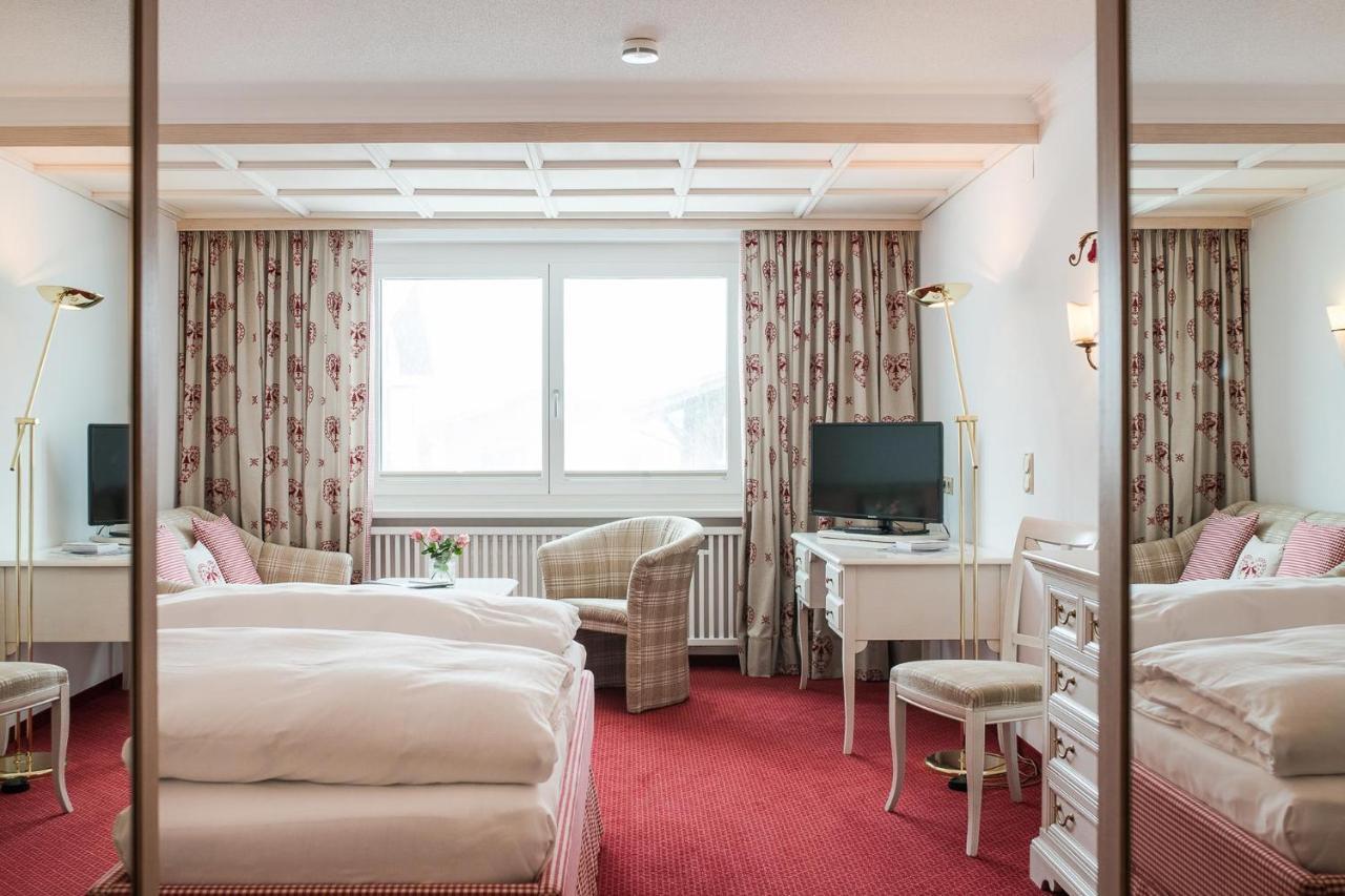 Bed & Breakfast Hotel Guggis Zürs Exteriör bild