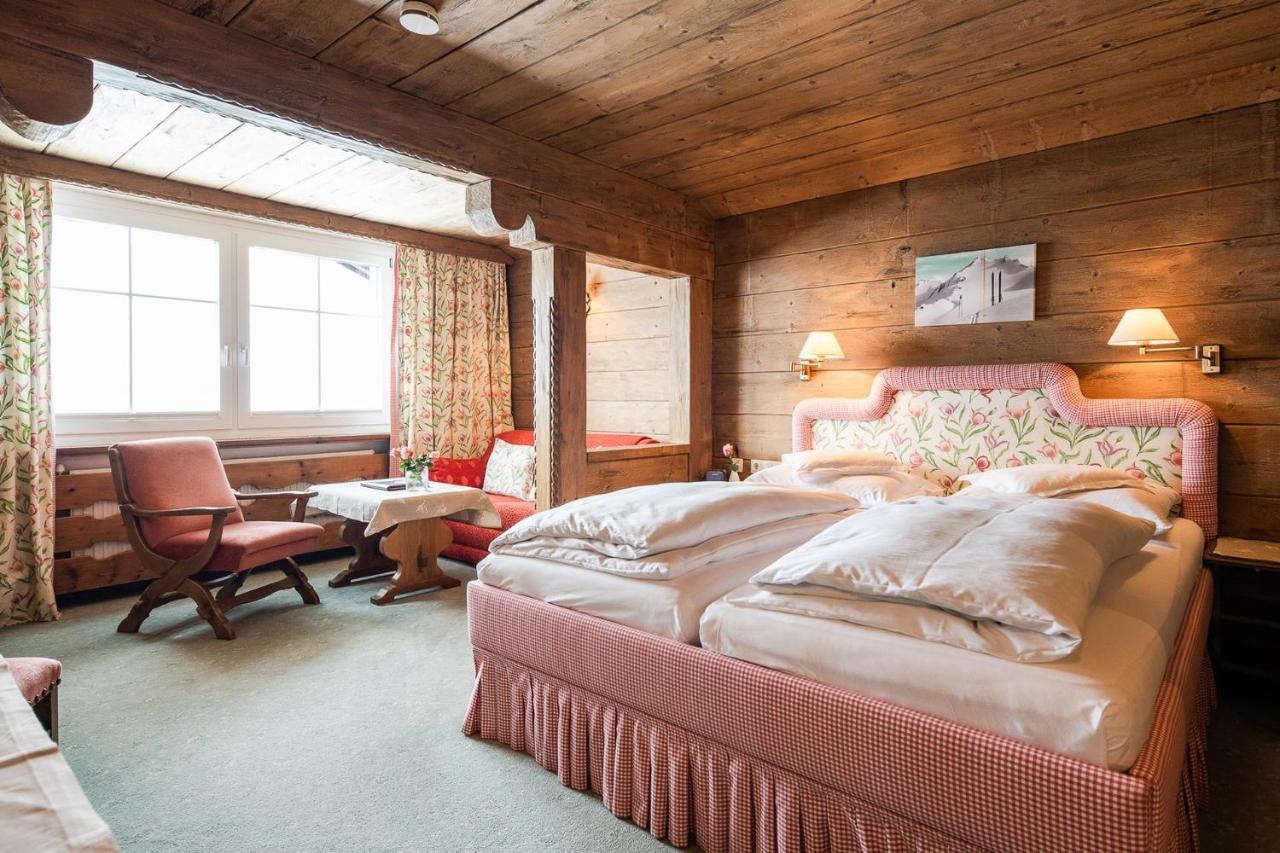 Bed & Breakfast Hotel Guggis Zürs Exteriör bild