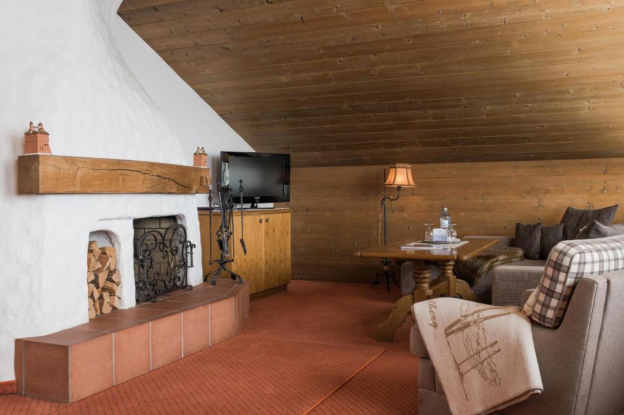 Bed & Breakfast Hotel Guggis Zürs Exteriör bild