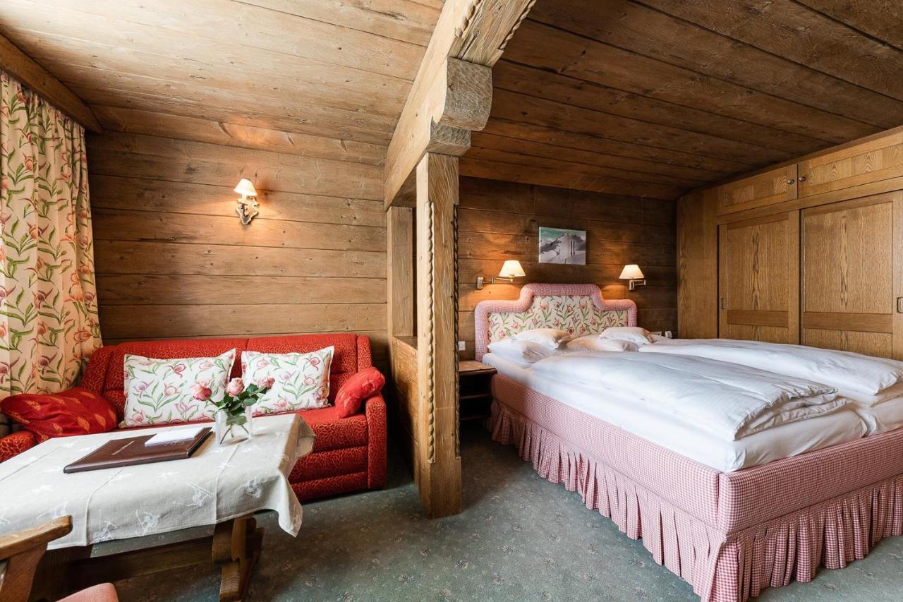 Bed & Breakfast Hotel Guggis Zürs Exteriör bild