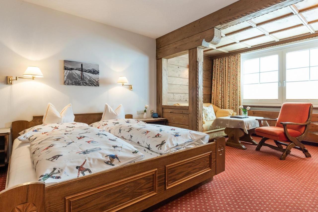Bed & Breakfast Hotel Guggis Zürs Exteriör bild