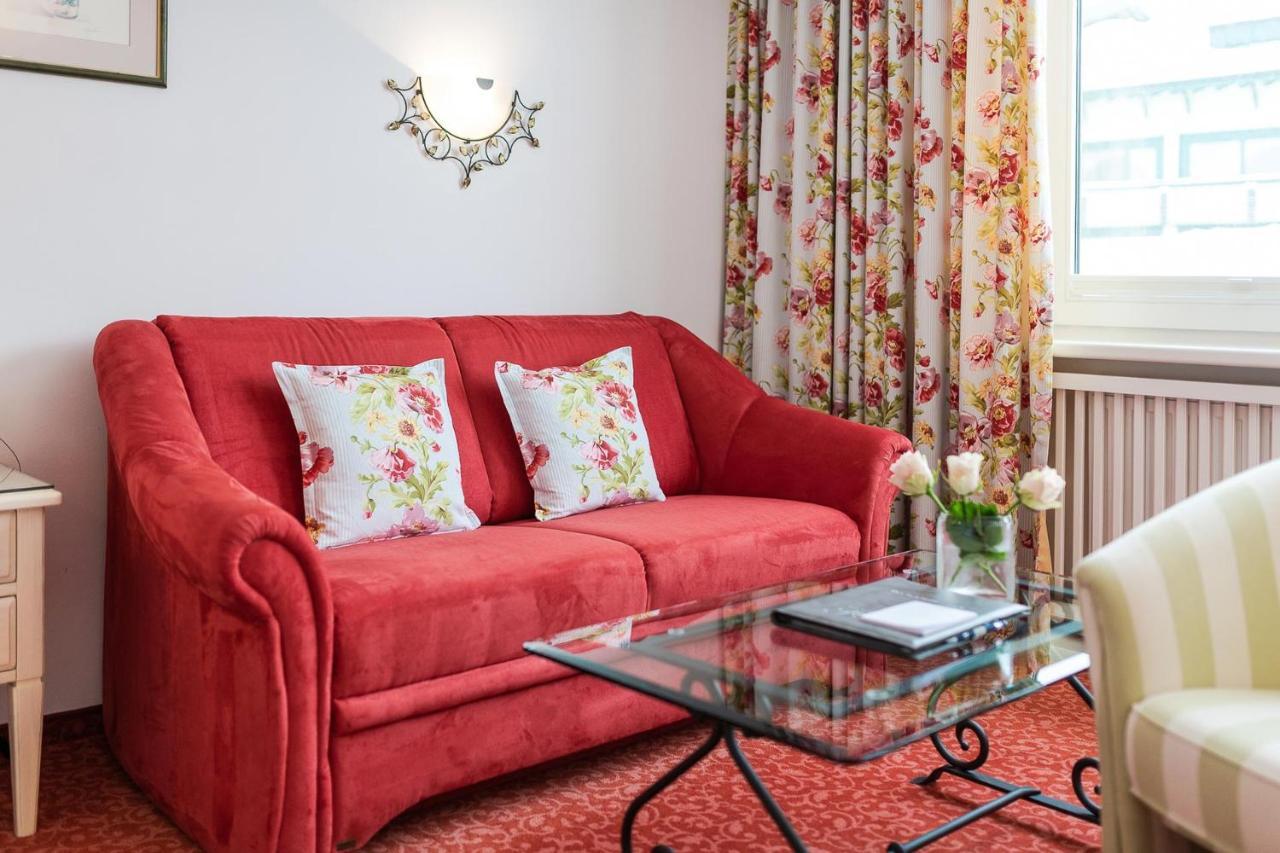 Bed & Breakfast Hotel Guggis Zürs Exteriör bild