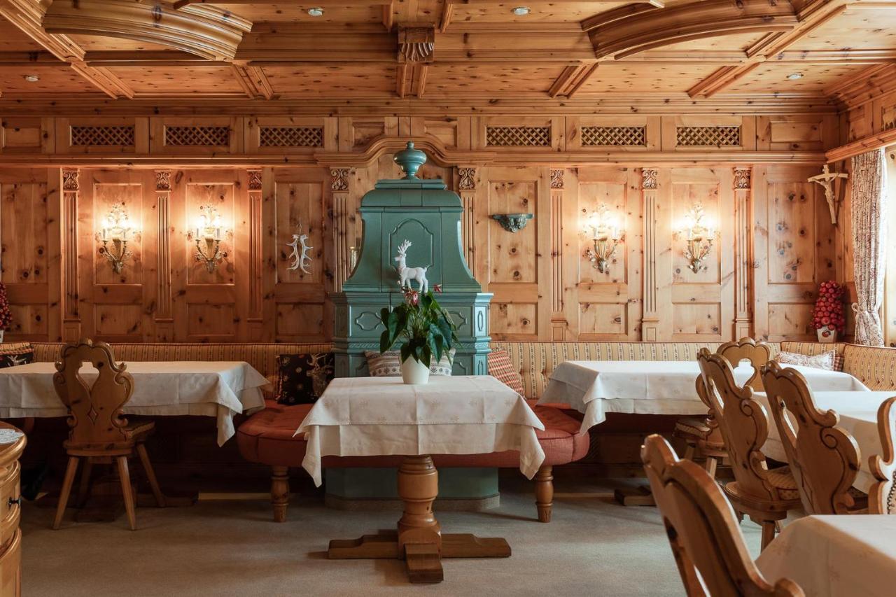 Bed & Breakfast Hotel Guggis Zürs Exteriör bild